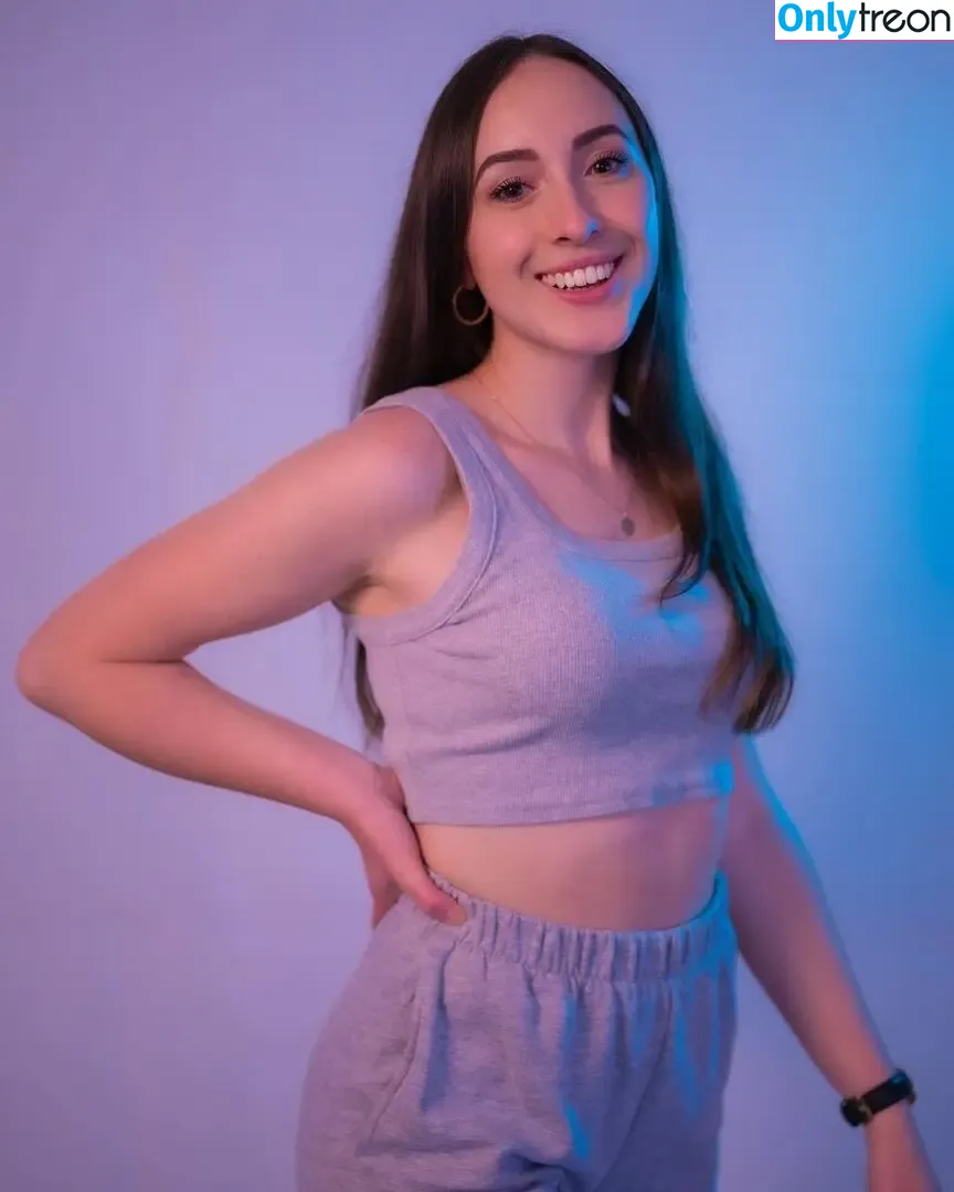 Juliabellax nude photo #0033 (Juliabellax)