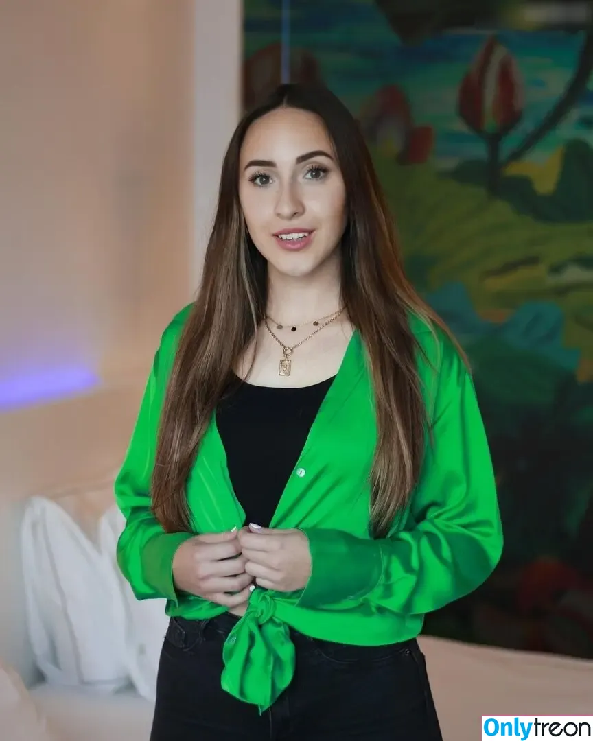 Juliabellax nude photo #0041 (Juliabellax)