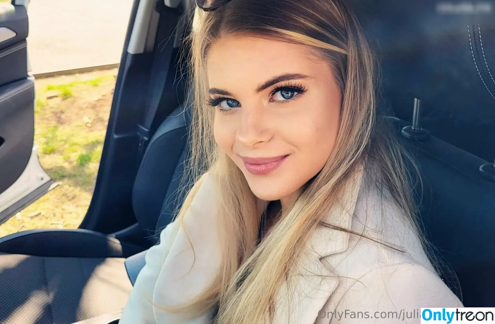 Juliamia_official nude photo #0034 (juliamia_vip)