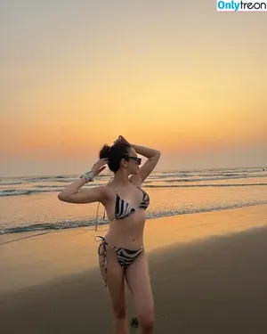 Juliana Moreira / julianamoreiraofficial nude photo #0013