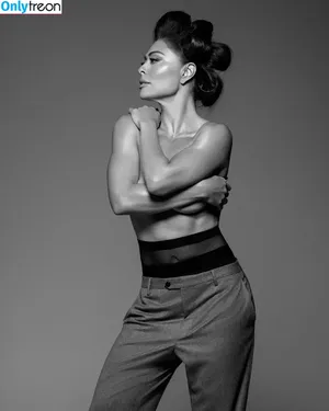 Juliana Paes / julianapaes nude photo #0326