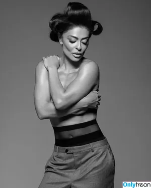 Juliana Paes / julianapaes nude photo #0330