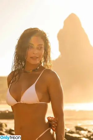 Juliana Paes / julianapaes nude photo #0362