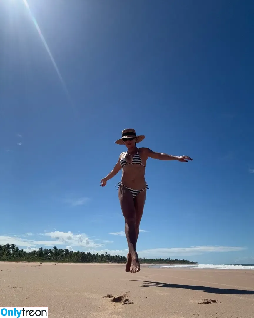 Juliana Paes nude photo #0325 (julianapaes)