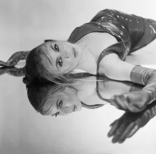 Julianne Hough / juleshough nude photo #0115