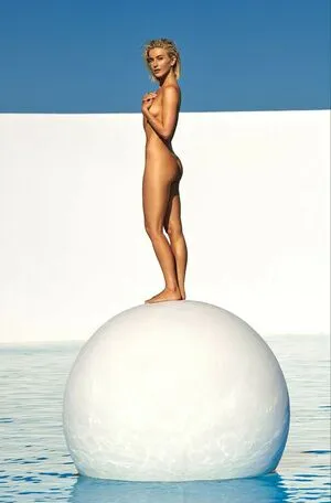 Julianne Hough / juleshough nude photo #0216