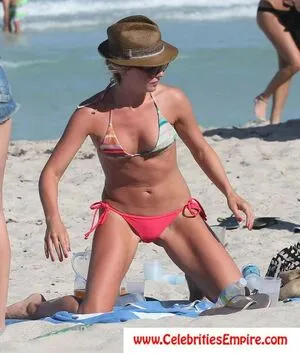 Julianne Hough / juleshough nude photo #0247