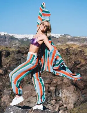 Julianne Hough / juleshough nude photo #0368