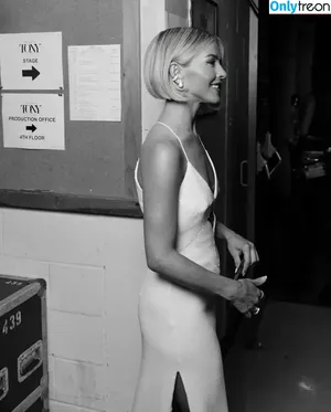 Julianne Hough / juleshough nude photo #0565