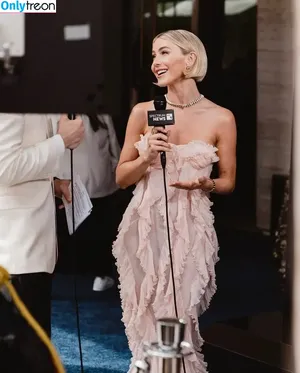 Julianne Hough / juleshough nude photo #0576