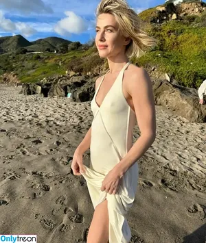 Julianne Hough / juleshough nude photo #0590