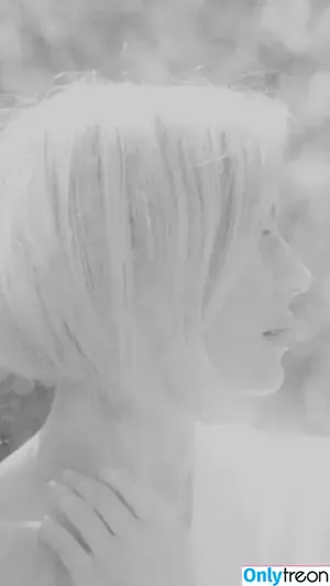 Julianne Hough / juleshough nude photo #0655