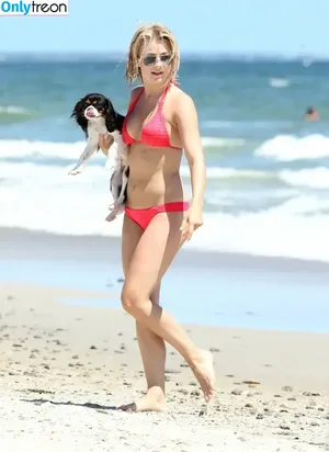 Julianne Hough / juleshough nude photo #0735
