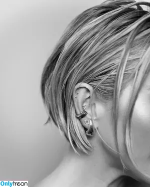 Julianne Hough / juleshough nude photo #0967
