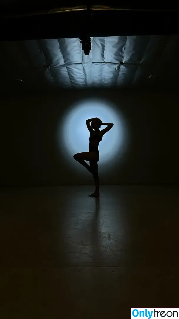 Julianne Hough nude photo #0490 (juleshough)