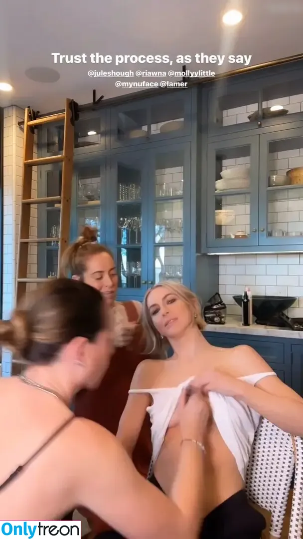 Julianne Hough nude photo #0556 (juleshough)