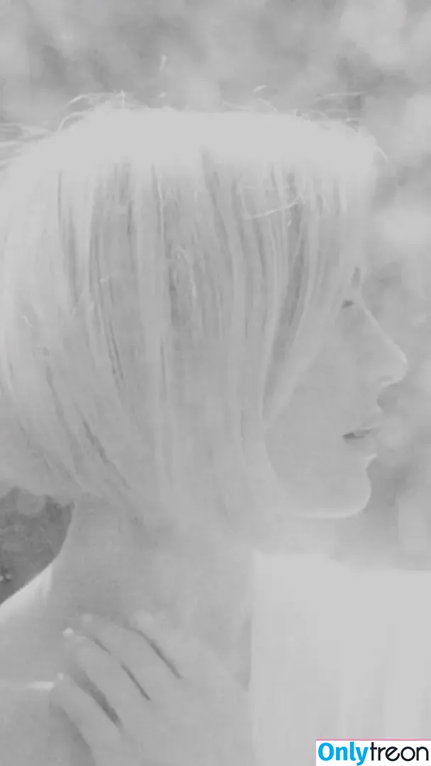 Julianne Hough nude photo #0655 (juleshough)