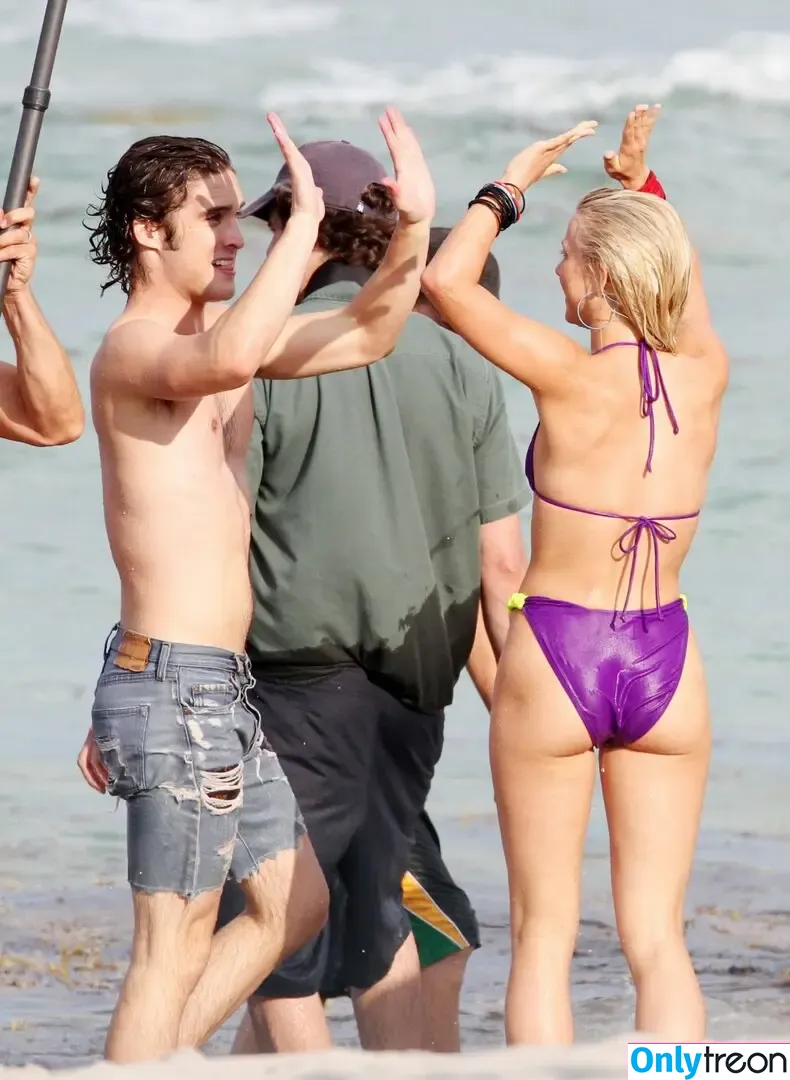 Julianne Hough nude photo #0713 (juleshough)