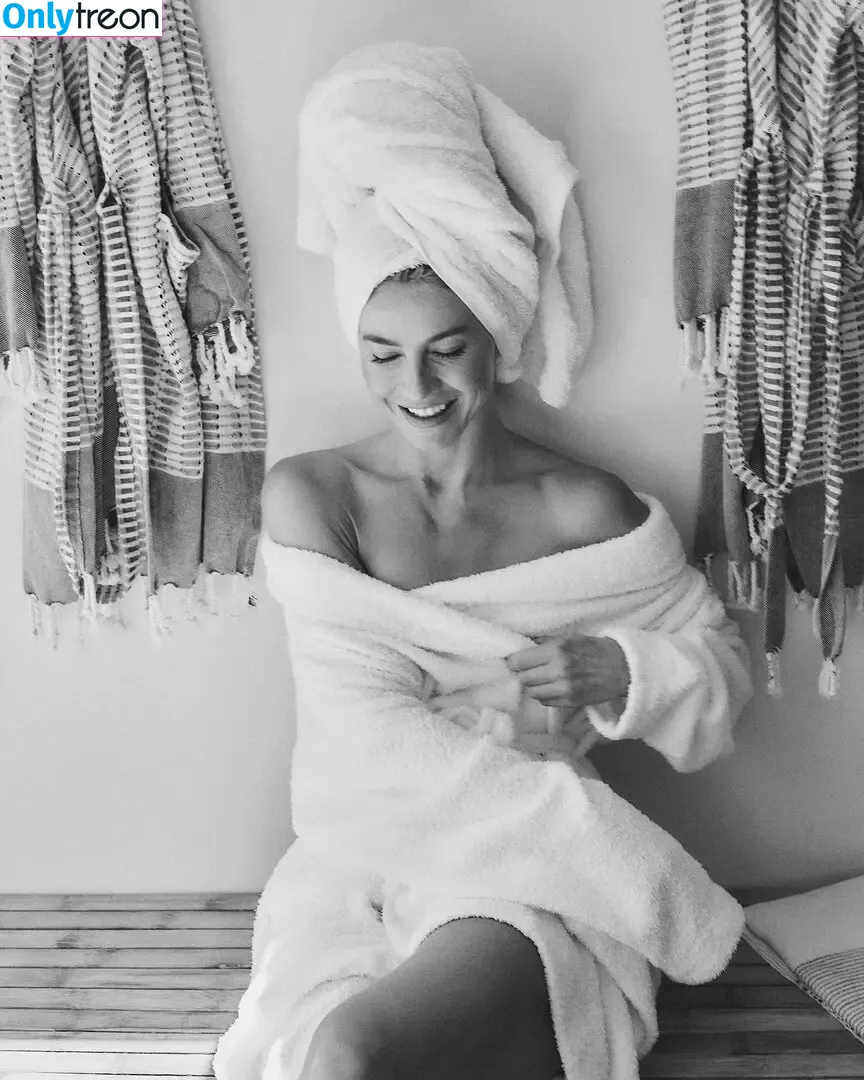 Julianne Hough nude photo #0997 (juleshough)