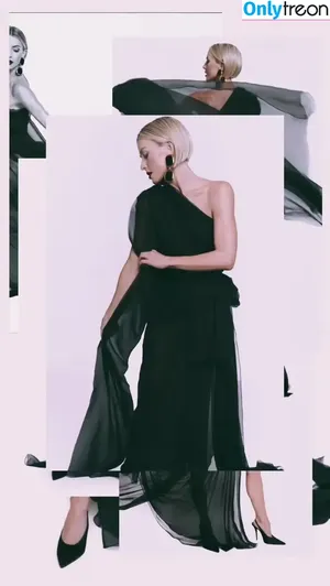 Julianne Hough / juleshough nude photo #1003
