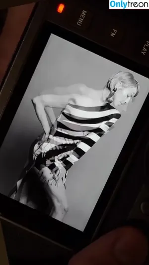 Julianne Hough / juleshough nude photo #1073