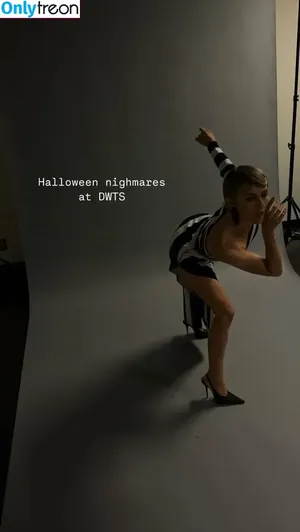 Julianne Hough / juleshough nude photo #1075