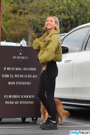 Julianne Hough / juleshough nude photo #1175