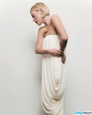 Julianne Hough / juleshough nude photo #1189
