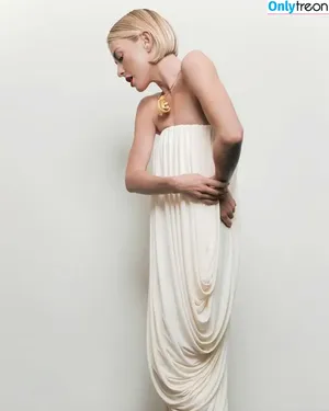 Julianne Hough / juleshough nude photo #1198