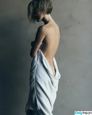 Julianne Hough / juleshough nude photo #1214