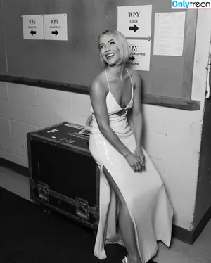 Julianne Hough / juleshough nude photo #1564
