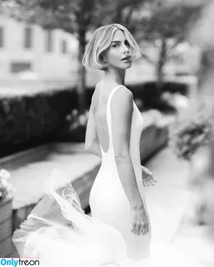 Julianne Hough / juleshough nude photo #1589