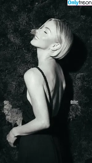 Julianne Hough / juleshough nude photo #1614