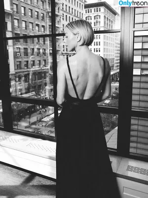 Julianne Hough / juleshough nude photo #1624