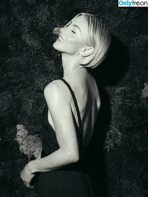Julianne Hough / juleshough nude photo #1625