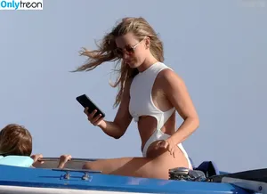 Julianne Hough / juleshough nude photo #1637