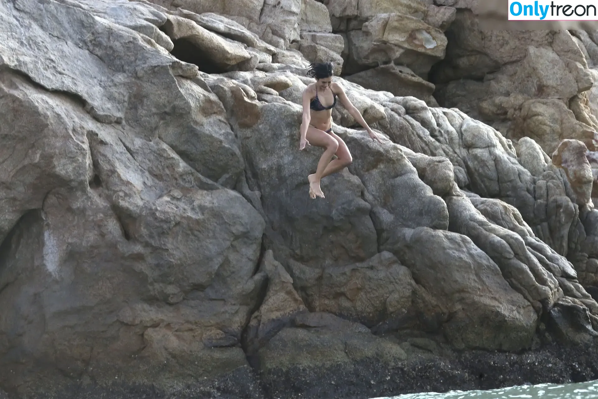 Julianne Hough nude photo #1263 (juleshough)