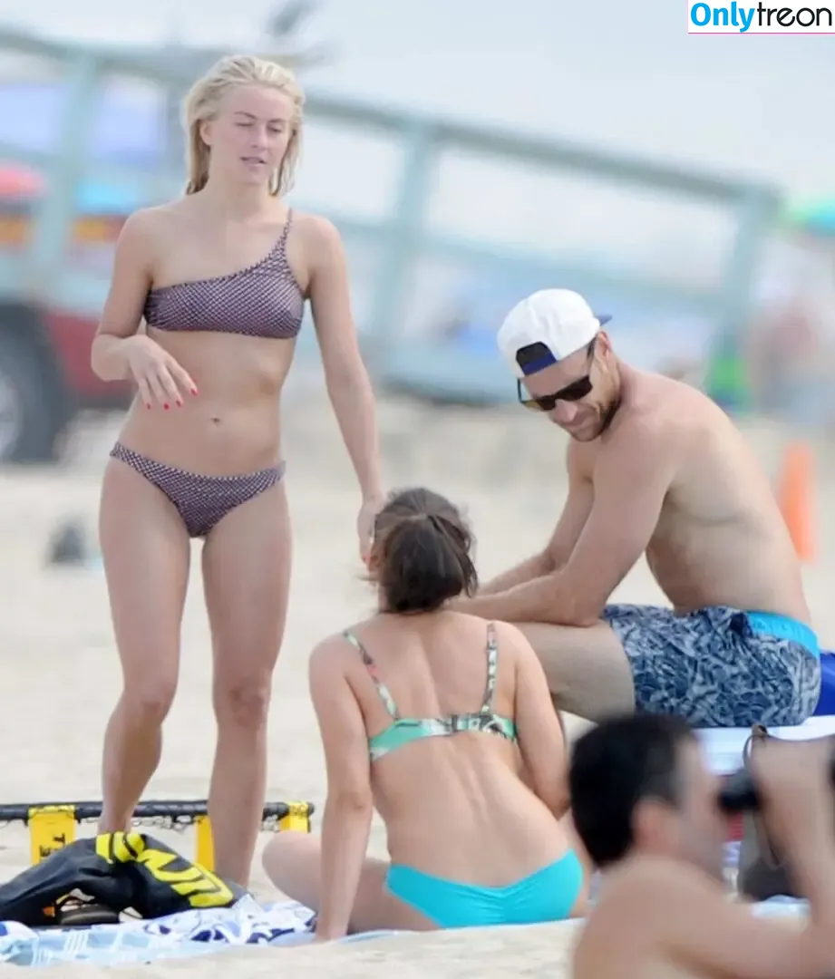 Julianne Hough nude photo #1300 (juleshough)