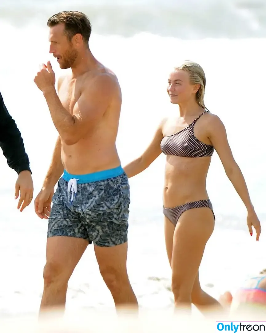 Julianne Hough nude photo #1302 (juleshough)