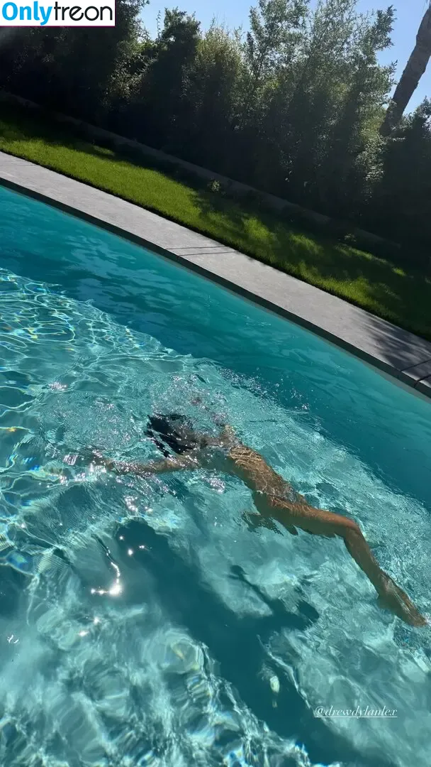 Julianne Hough nude photo #1690 (juleshough)