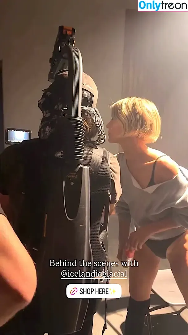 Julianne Hough nude photo #1700 (juleshough)