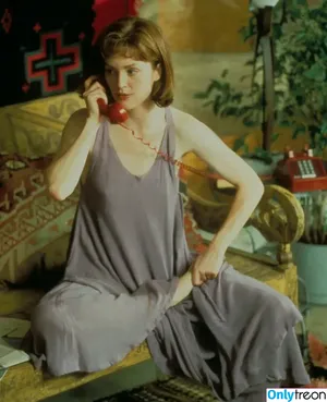 Julianne Moore / juliannemoore nude photo #0148