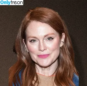 Julianne Moore / juliannemoore nude photo #0165