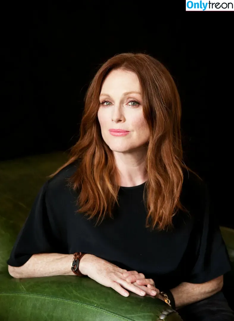 Julianne Moore nude photo #0147 (juliannemoore)