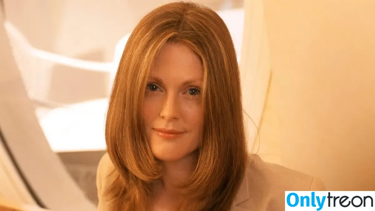 Julianne Moore nude photo #0155 (juliannemoore)