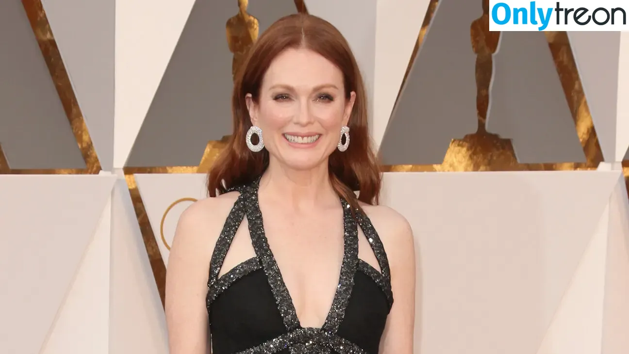 Julianne Moore nude photo #0156 (juliannemoore)