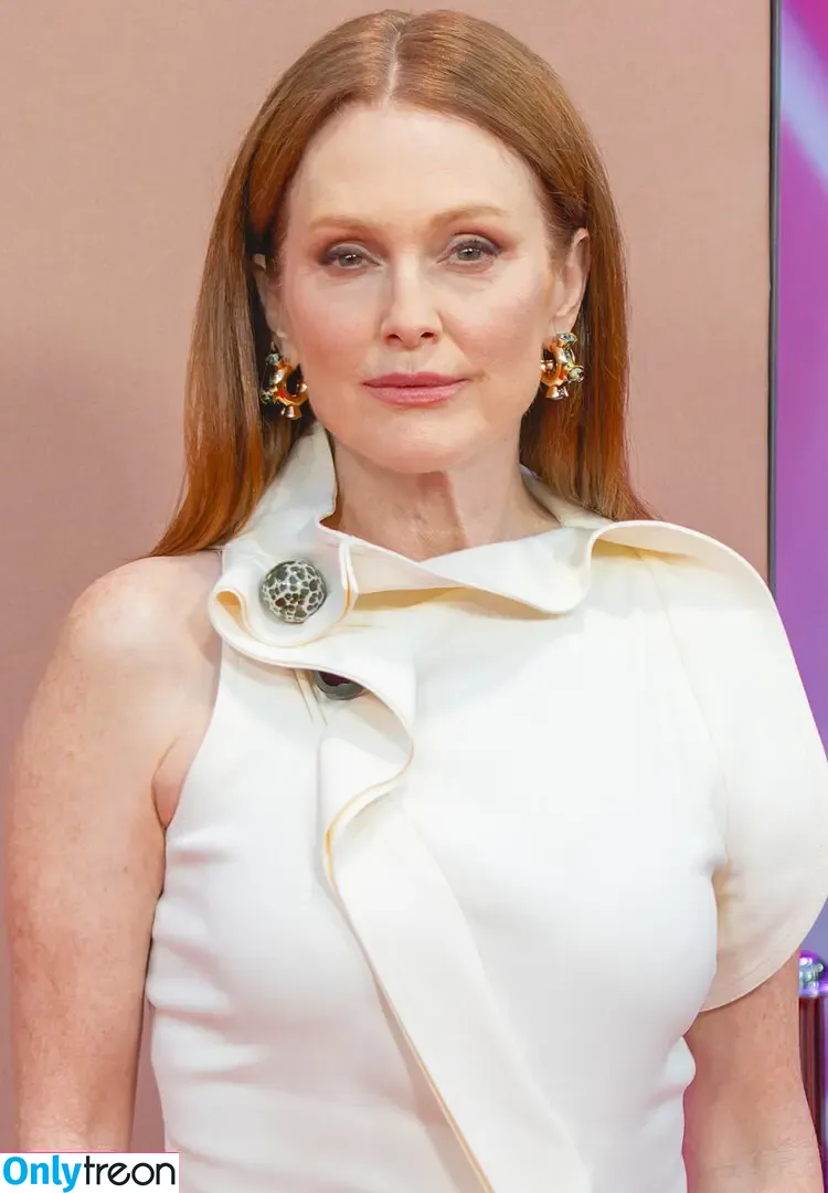 Julianne Moore nude photo #0158 (juliannemoore)