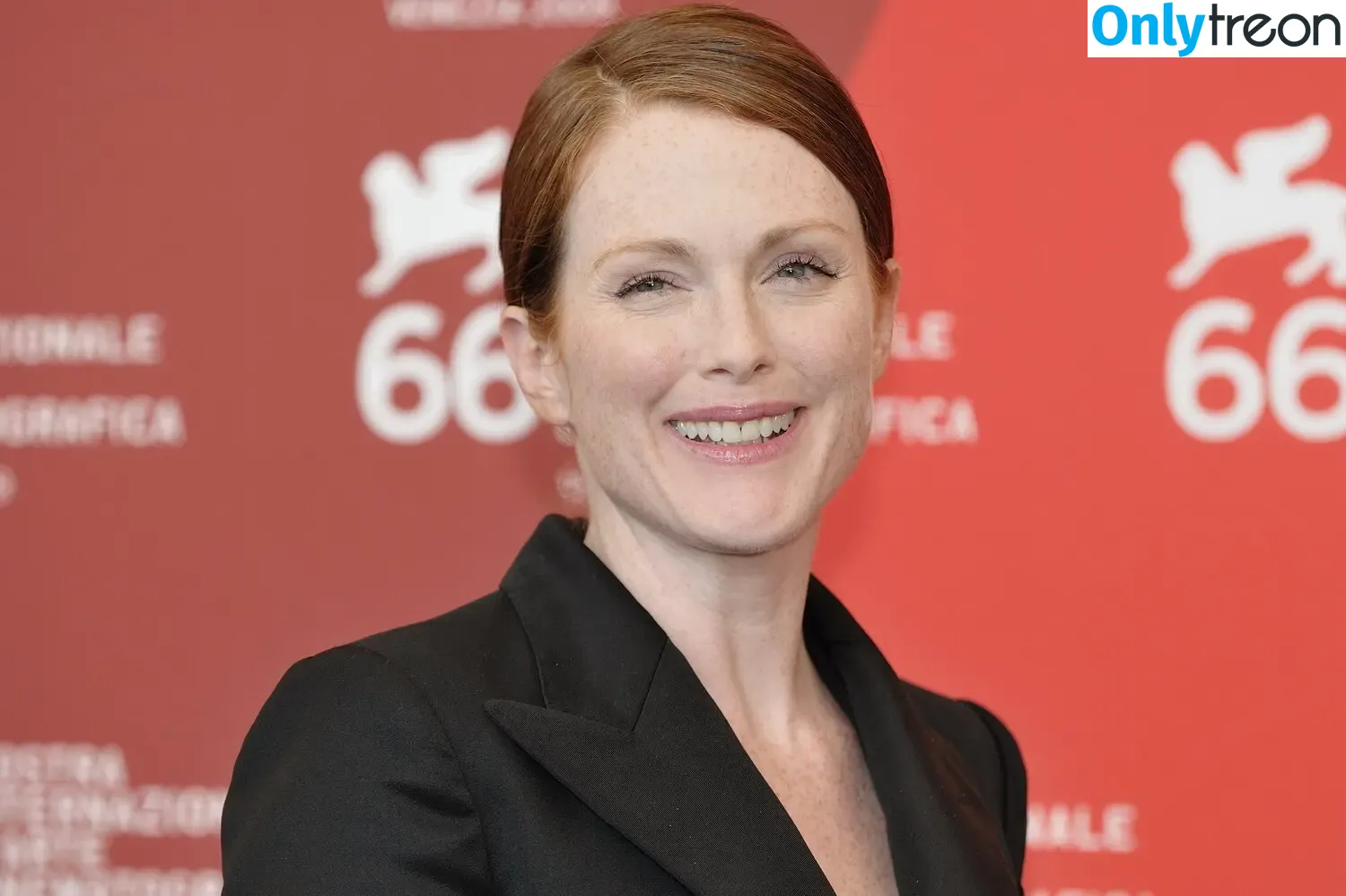 Julianne Moore nude photo #0167 (juliannemoore)