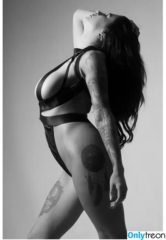 Julieanne McCarthy nude photo #0018 (julessmccarthy / julzmccarthy)
