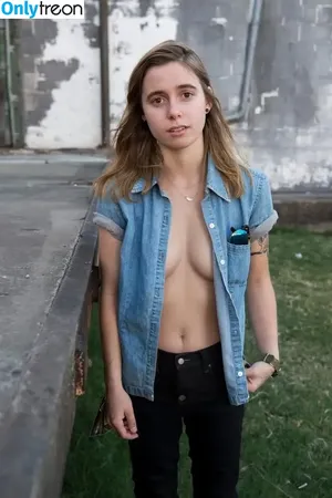 Julien Baker / julienrbaker nude photo #0008